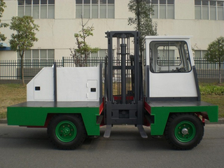 CCD-2C Model 2 ton electric sideloaders